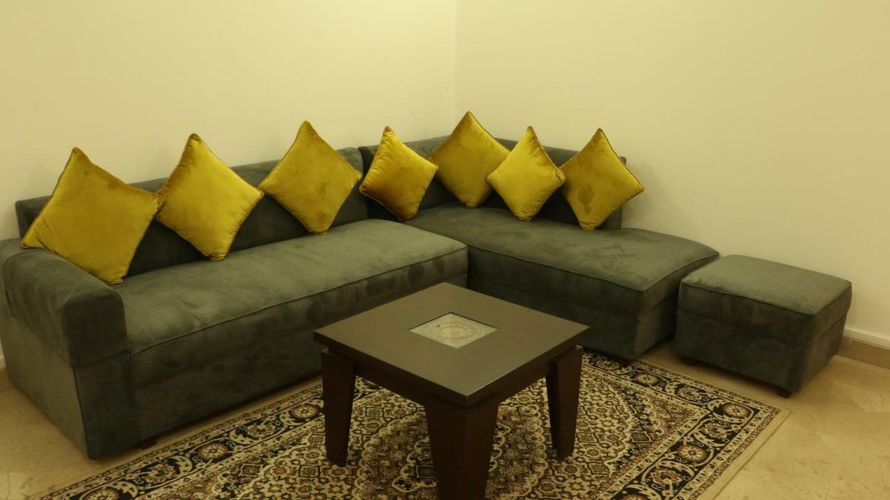 The Royal Manor Bed & Breakfast Islamabad Exterior photo